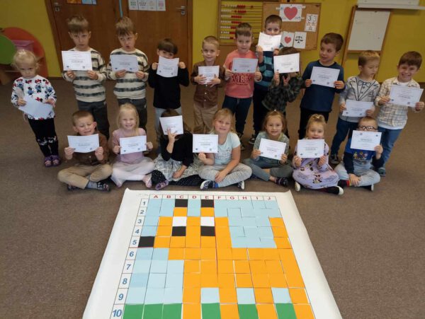 Z okazji Europejskiego Tygodnia Kodowania grupa Liski ułożyła obrazek w rymowankach ukryty.