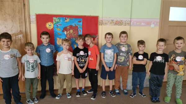 Chłopcy z grupy Sarenki